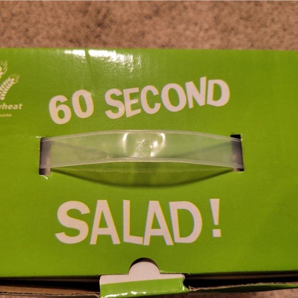 New 60-Second Salad Cutter Bowl Kitchen Tool - Picture 2 of 6